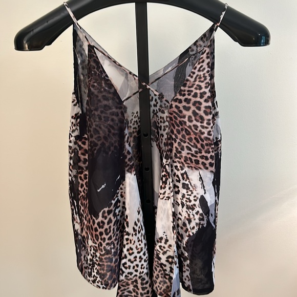 Bebe Woven Leopard Strap Back Tank Top size Small - Picture 3 of 3